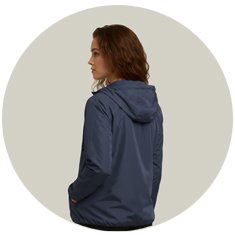 Jaqueta Corta Vento Feminina Azul Marinho WSS Brasil - Detalhe Capuz Regul&aacute;vel e Z&iacute;per Vedado