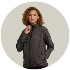 Corta Vento Feminino Lozenge Cinza Corta Vento Feminino Cinza WSS Brasil Modelo Lozenge - Vista Frontal Minimalista