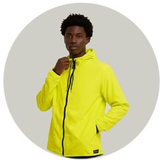 Corta Vento Masculino Amarelo WSS Brasil Run Minimalist - Vista Frontal Atleta