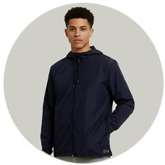Corta Vento Masculino Imperme&aacute;vel Azul Marinho WSS Brasil Modelo Run Minimalist - Vista Frontal Atleta